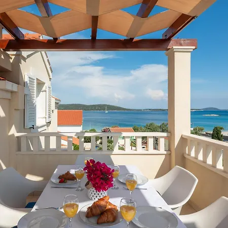 Bella Vista