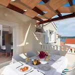 Bella Vista
